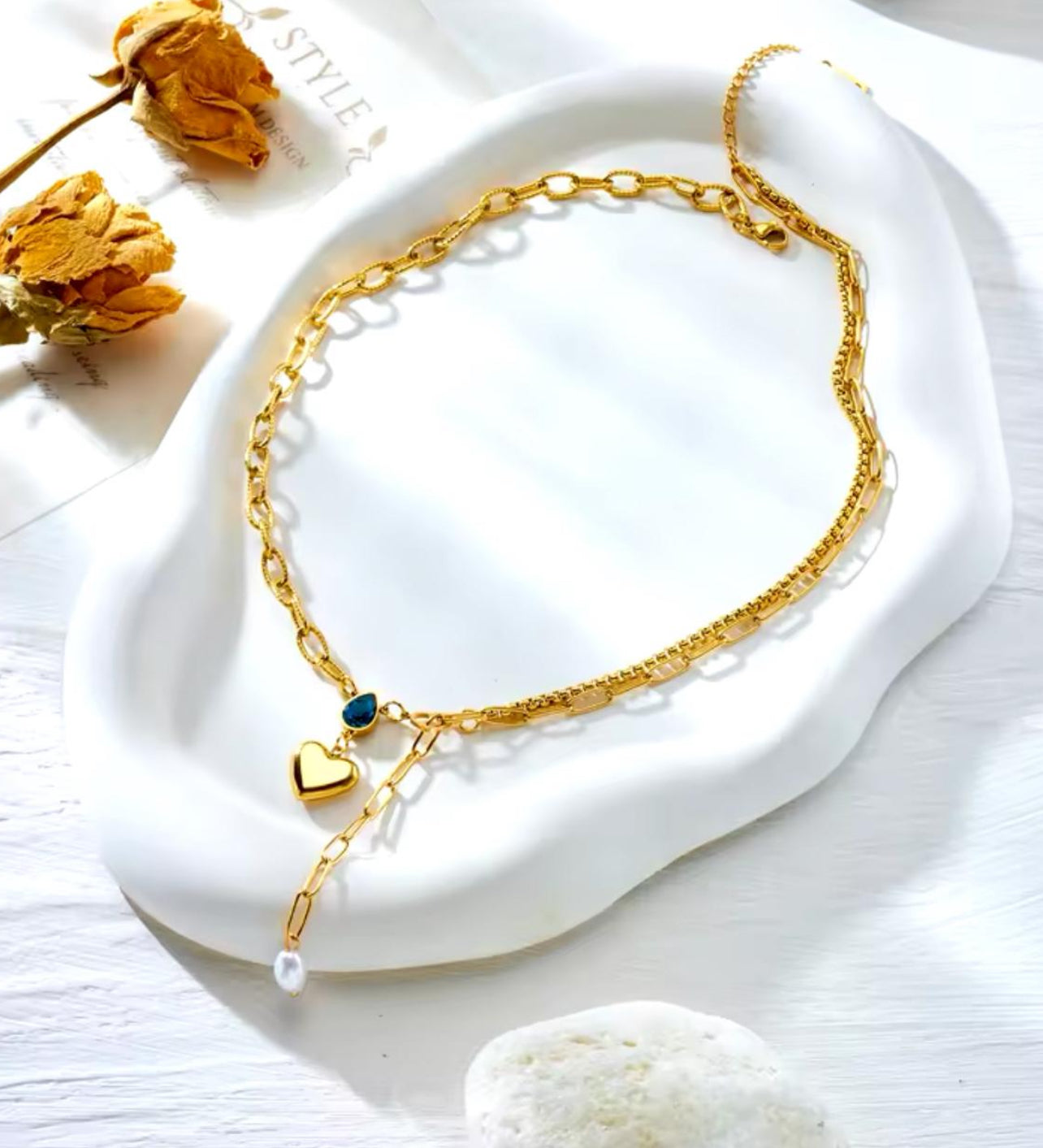 Pearl drop and heart soluble necklace