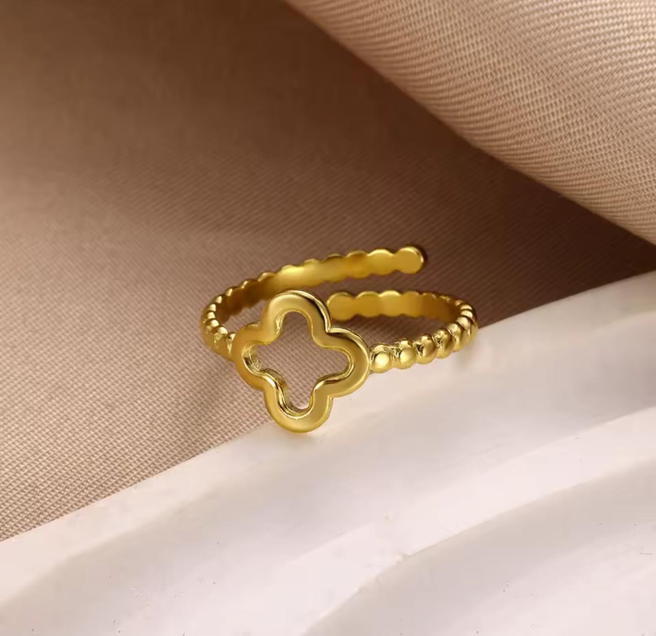 Minimalist Clover Ring