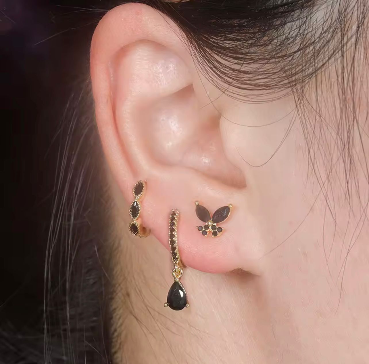 Stainless Steel Ear Cuff Set with Black Details – Modern Style