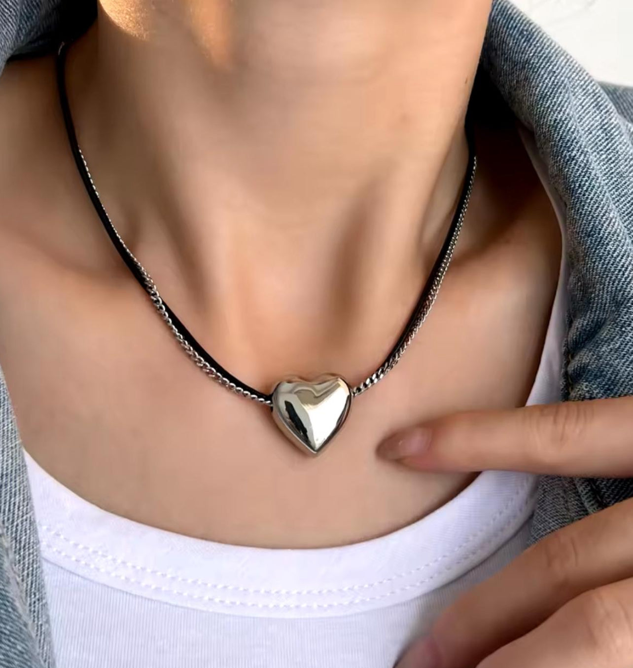 Chunky leather and chain necklace