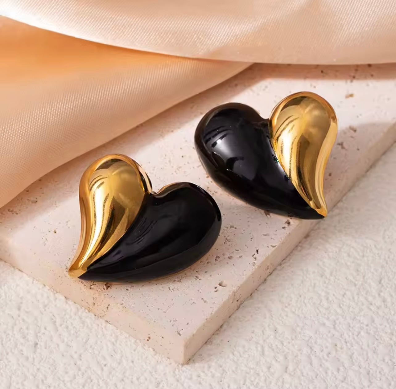 ✨ Luxe Heart Earrings ✨