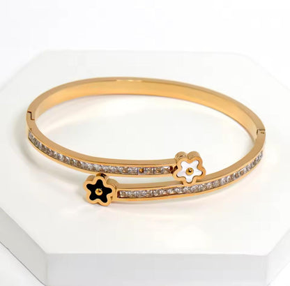 Flower Bracelet Set